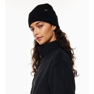 NWOT TNA Aritzia Beanie Women's OSFM Basic Black Ribbed Outdoor Cozycore